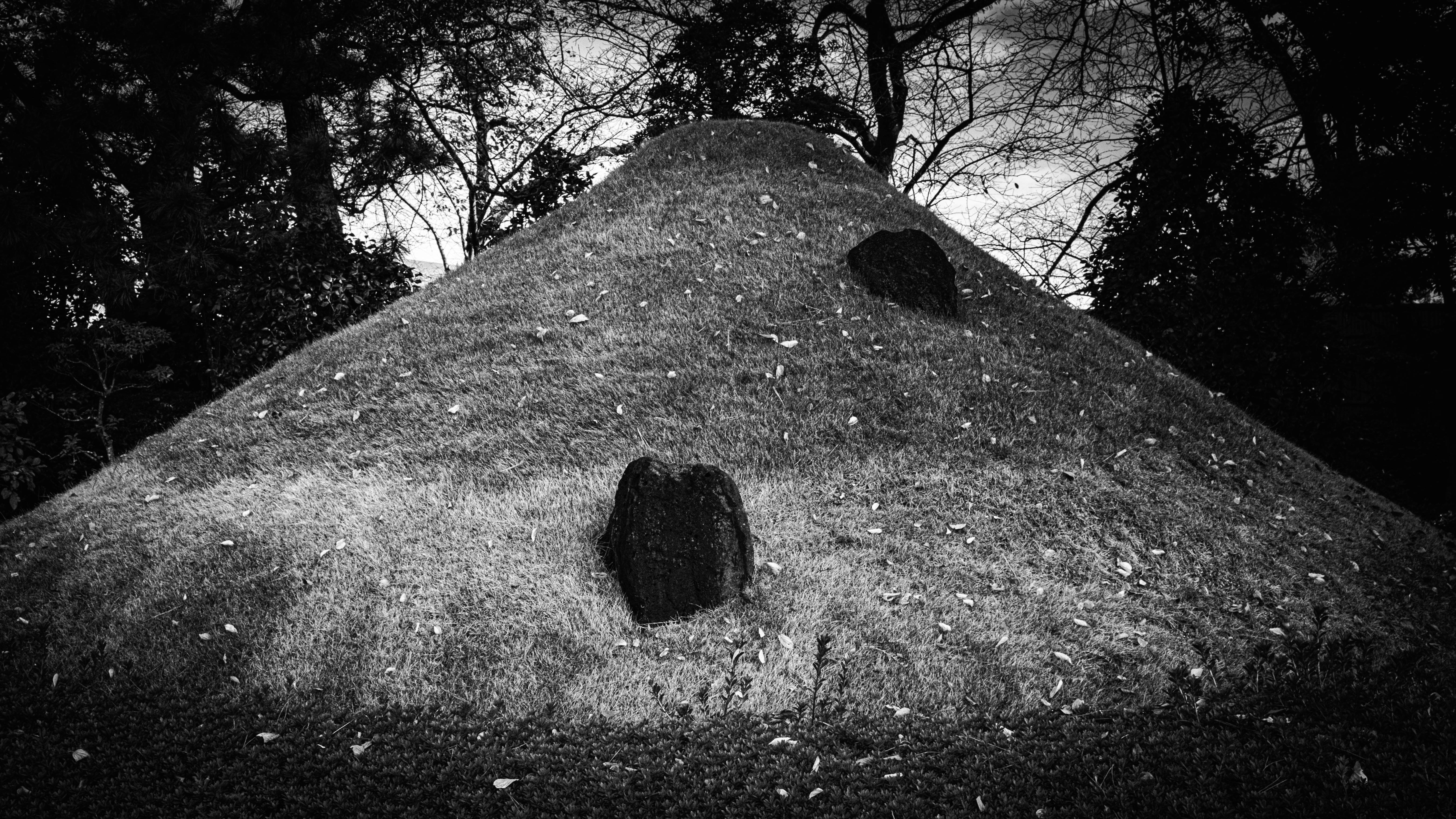 "紅葉山庭園 - Momijiyama Garden​​​​​​​" - David Bernhard