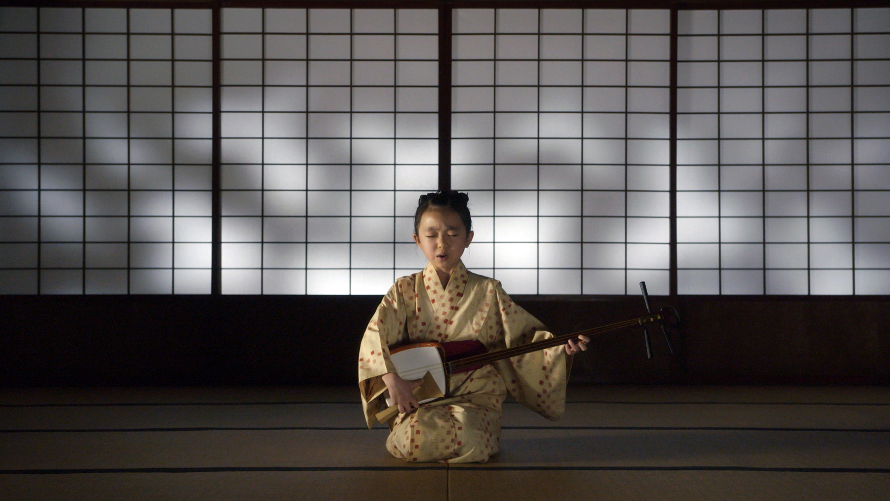 girl with shamisen